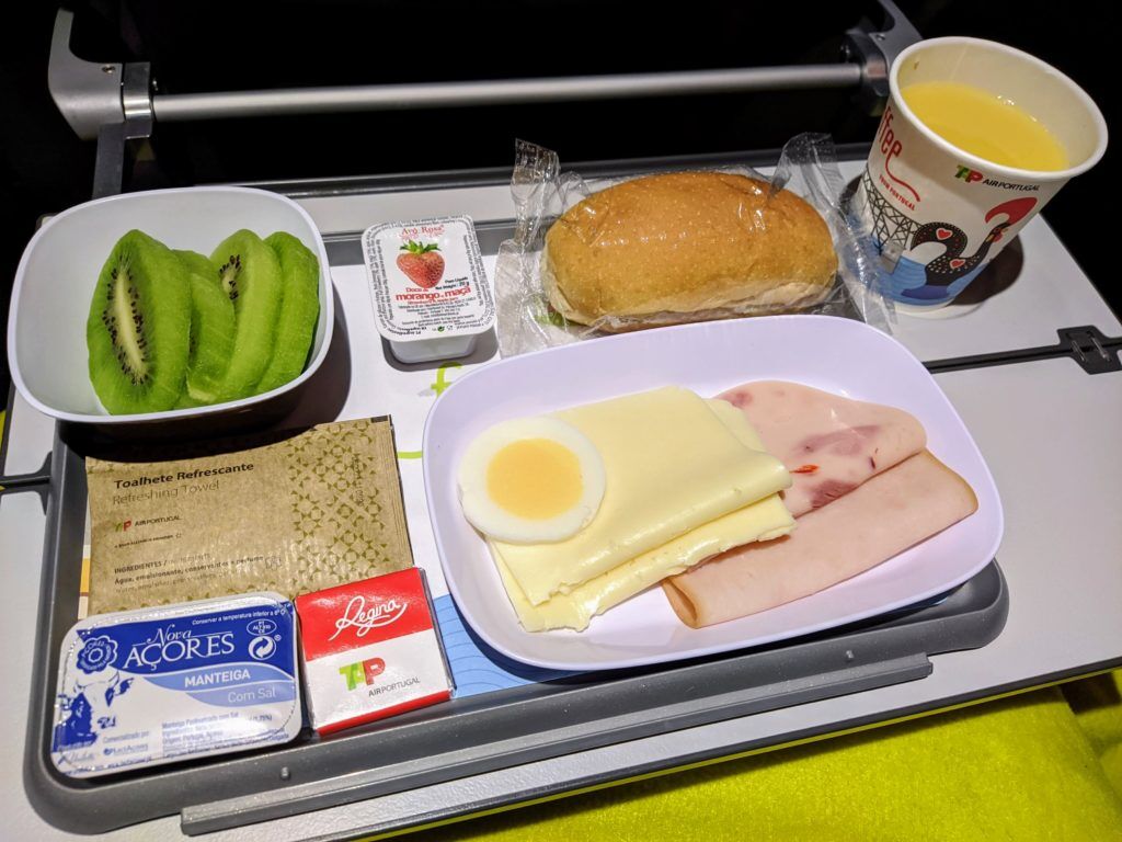 Voando em classe econômica no A330-900neo da TAP de Lisboa (LIS) ao Rio de Janeiro (GIG)