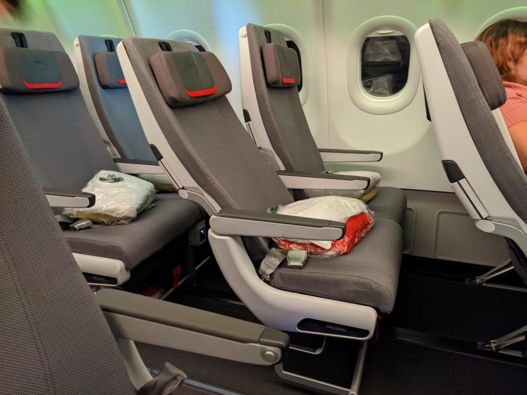 Voando em classe econômica no A330-900neo da TAP de Lisboa (LIS) ao Rio de Janeiro (GIG)
