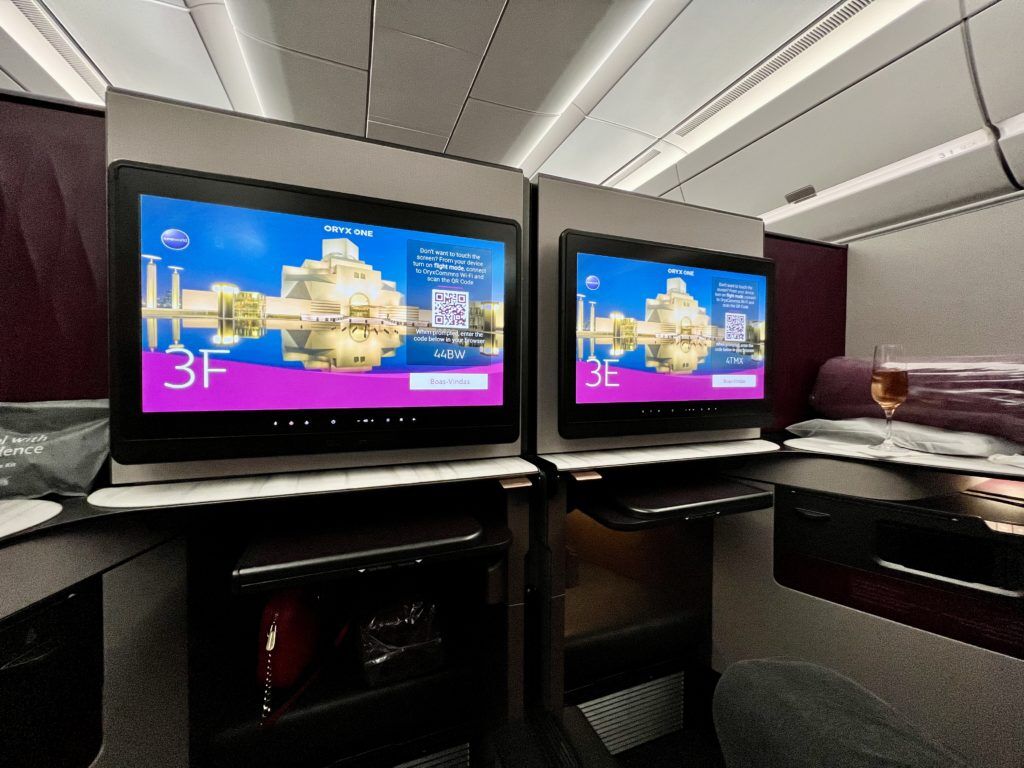 interno, texto, monitor, Dispositivo de exibição, Televisão, monitor de computador, Monitor de tela plana, Monitor com iluminação secundária de led, TV lcd, parede, multimídia, televisão, mídia, tela, teto, plano