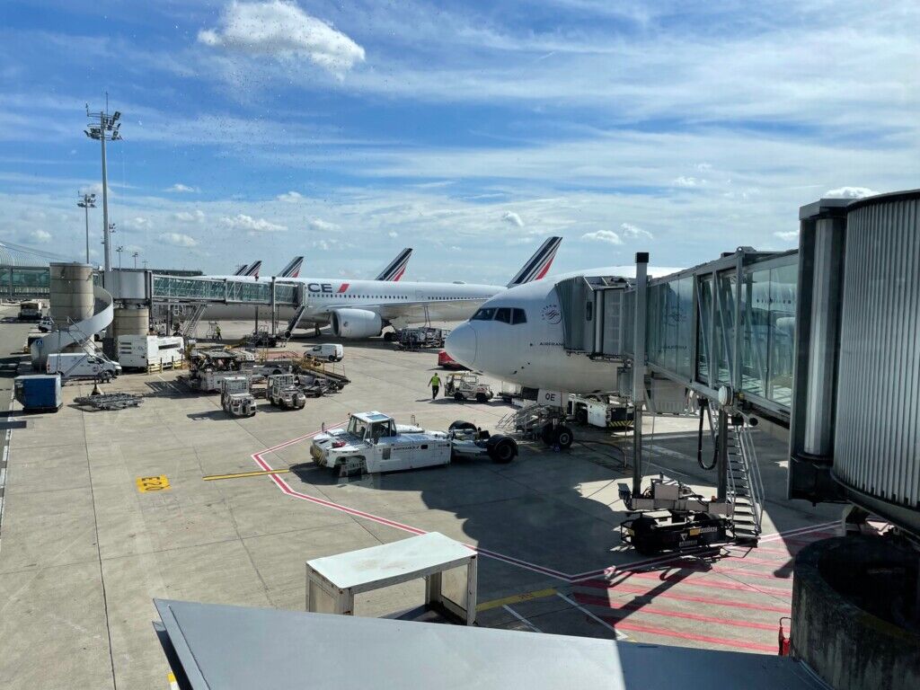 Voando na classe executiva do B777-300 da Air France entre Paris e Rio de Janeiro