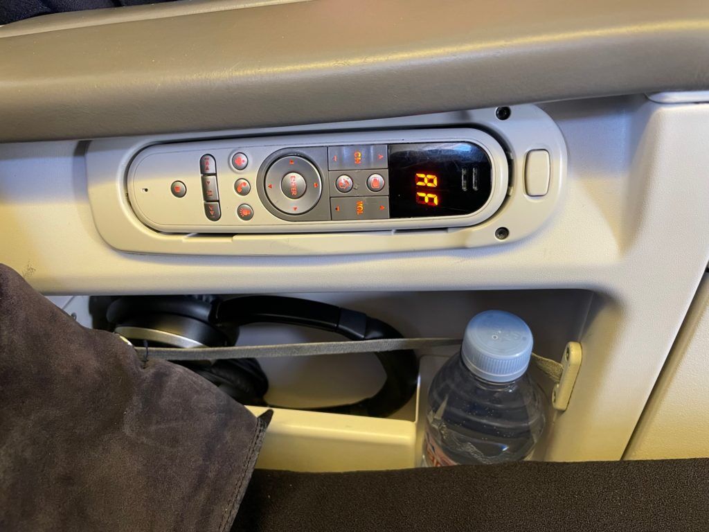 Voando na classe executiva do B777-300 da Air France entre Paris e Rio de Janeiro