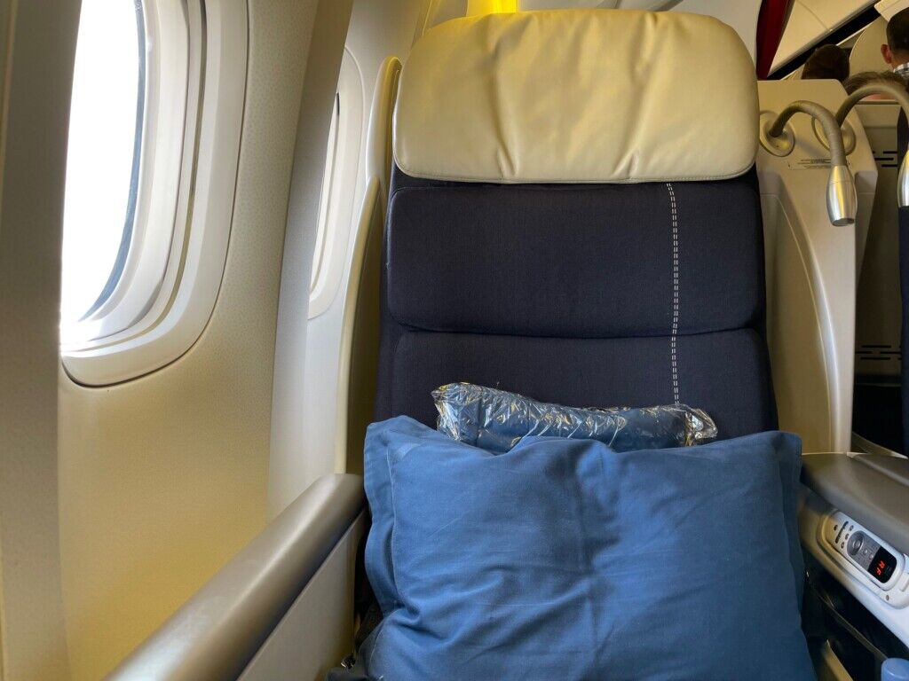 Voando na classe executiva do B777-300 da Air France entre Paris e Rio de Janeiro