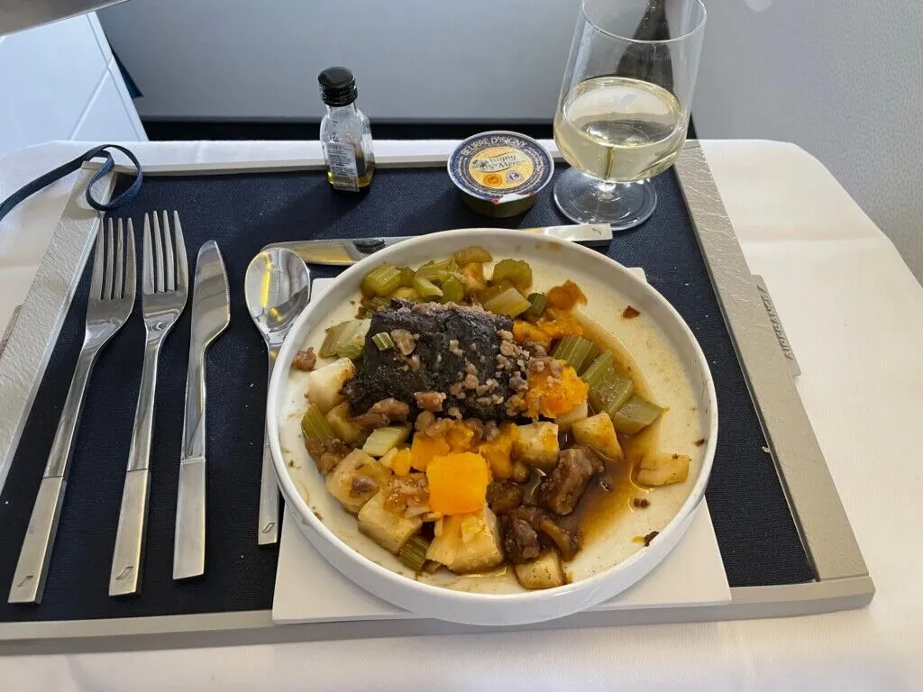 Voando na classe executiva do B777-300 da Air France entre Paris e Rio de Janeiro