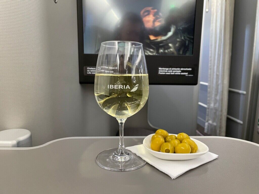 Veja como é voar na classe executiva do A330 da Iberia entre Madri e o Rio de Janeiro