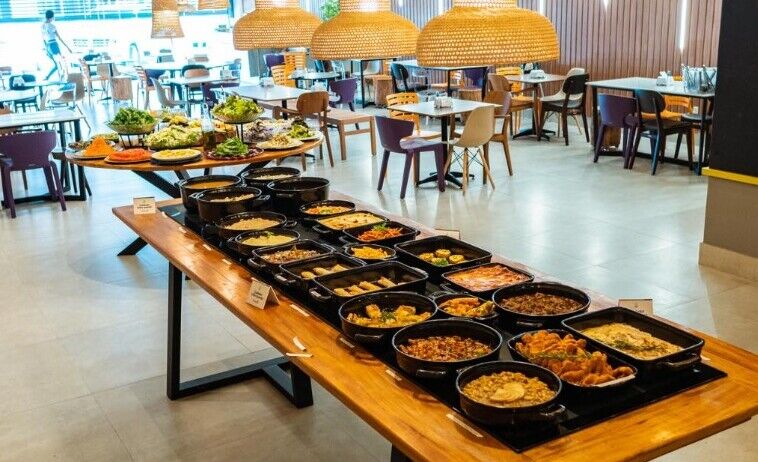 interno, mesa, móveis, piso, Mesa da sala de jantar e cozinha, Lanche, alimento, jantar, restaurante