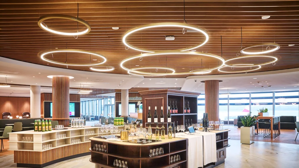teto, interno, mesa, móveis, restaurante, lobby, Balcão, design de interiores, Mesa da sala de jantar e cozinha, parede, piso