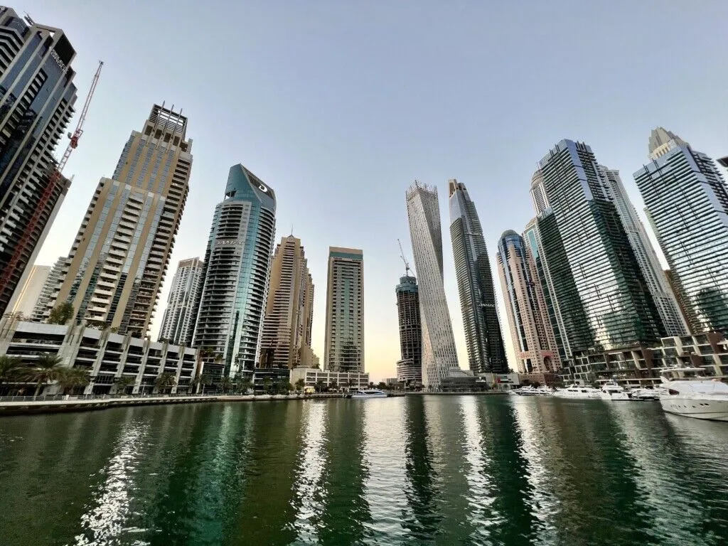 Como é viajar sozinha para Dubai e 8 dicas do que fazer na cidade