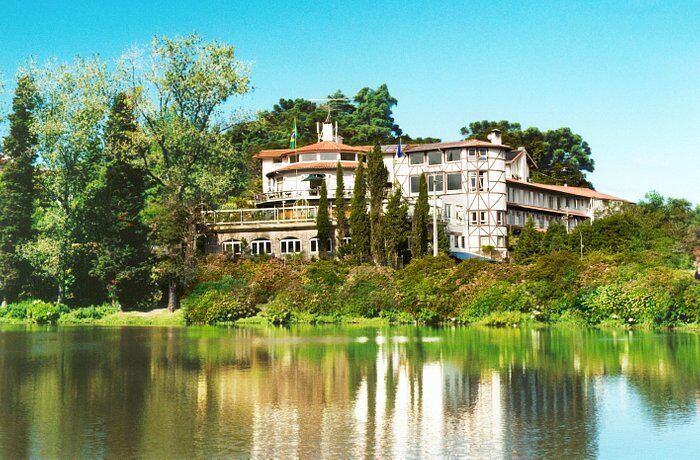 outdoor, árvore, água, céu, planta, reflexo, banco, construção, Espelho d’água, reservatório, grama, propriedade, casa, paisagem, lago, natureza, rio