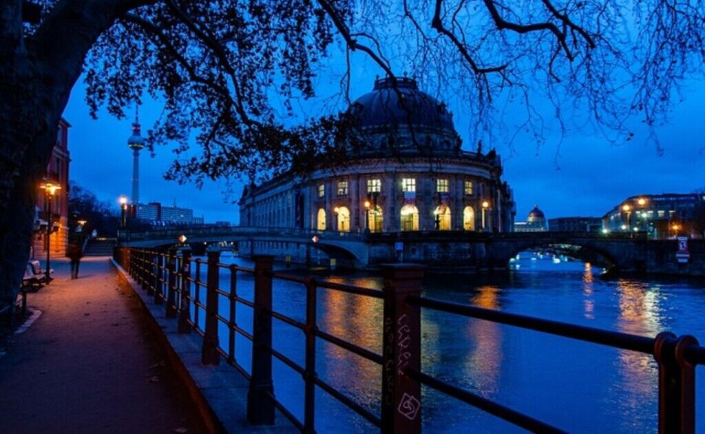 outdoor, árvore, céu, água, lago, construção, Iluminação de rua, noite, hidrovia, ponte, luz, rio, cidade, rua, inverno, reflexo