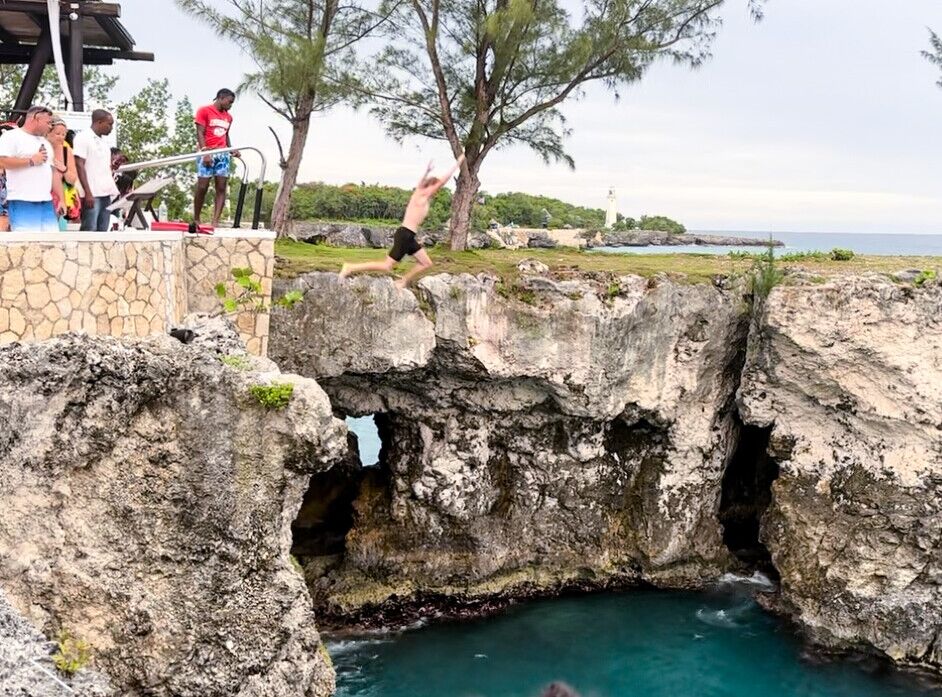 outdoor, natureza, água, lago, árvore, caverna, erosão, Corpo d’água, rocha, férias, pessoa, praia, buraco