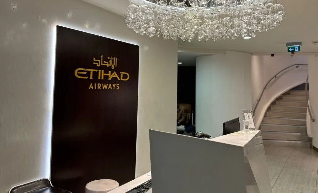 Luxo? Você ainda não viu nada! Confira como é voar na primeira classe do A380 da Etihad Airways de Londres para Abu Dhabi