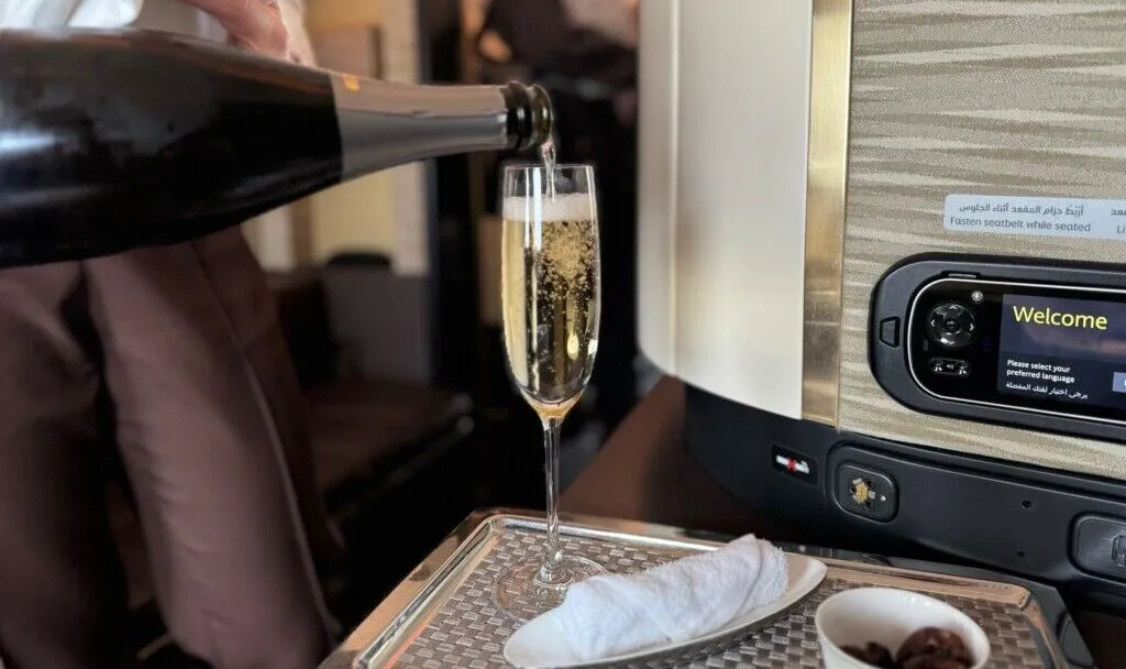 Luxo? Você ainda não viu nada! Confira como é voar na primeira classe do A380 da Etihad Airways de Londres para Abu Dhabi