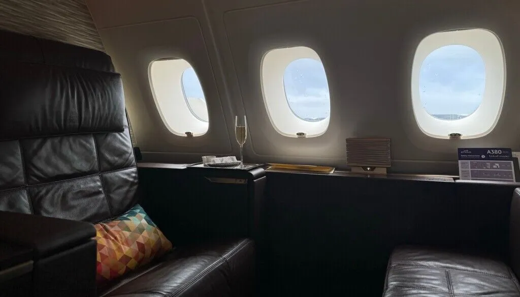 Luxo? Você ainda não viu nada! Confira como é voar na primeira classe do A380 da Etihad Airways de Londres para Abu Dhabi