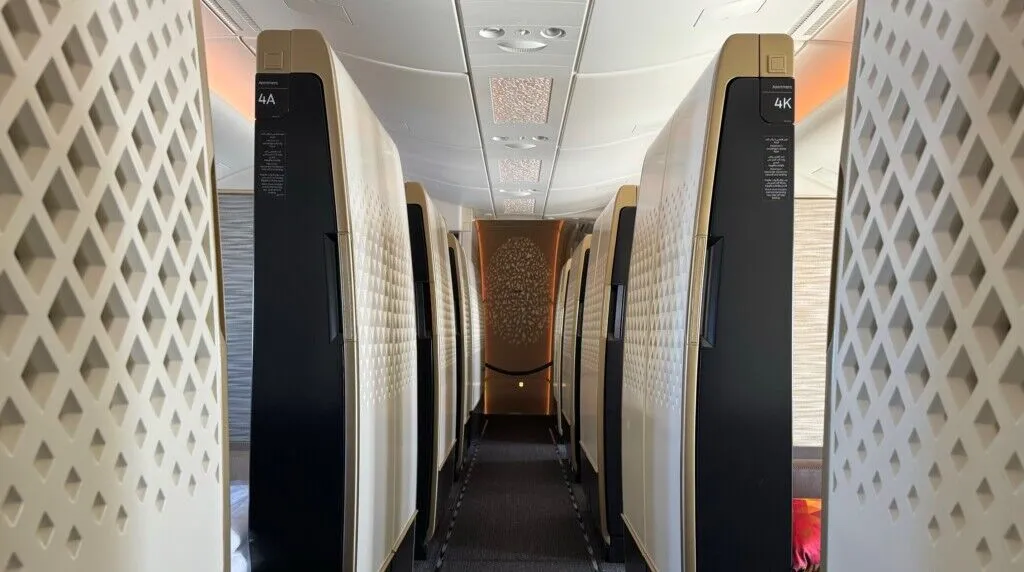 Luxo? Você ainda não viu nada! Confira como é voar na primeira classe do A380 da Etihad Airways de Londres para Abu Dhabi