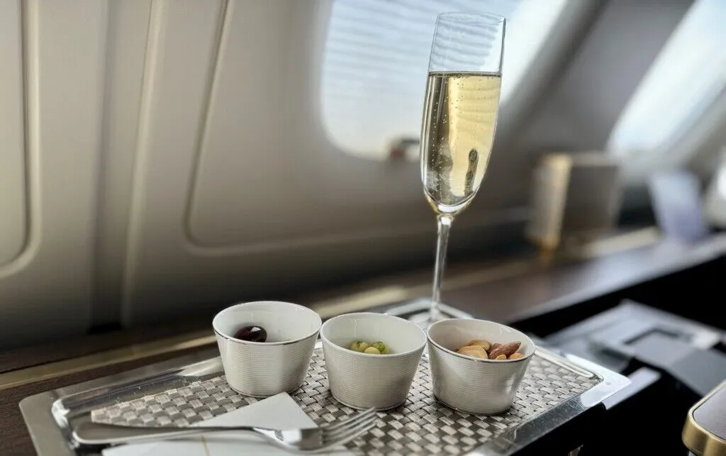 Luxo? Você ainda não viu nada! Confira como é voar na primeira classe do A380 da Etihad Airways de Londres para Abu Dhabi