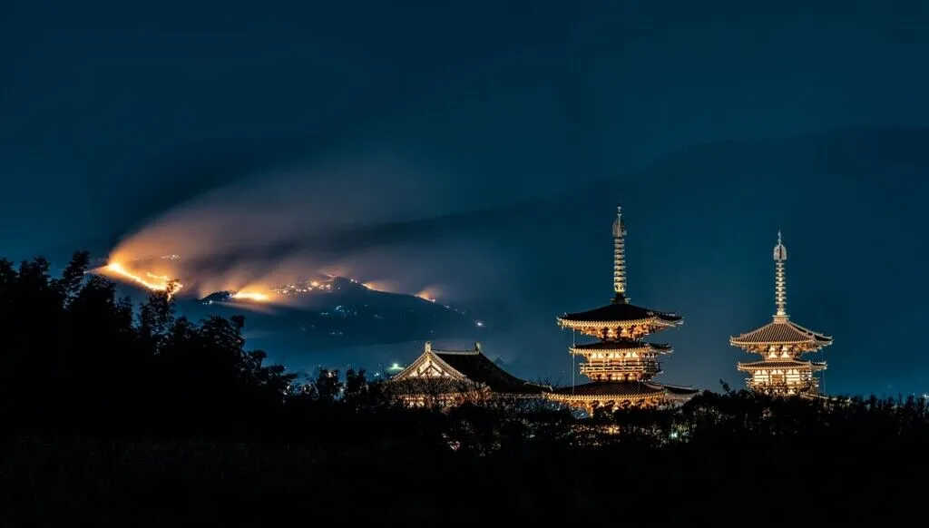 céu, outdoor, nuvem, construção, árvore, torre, noite