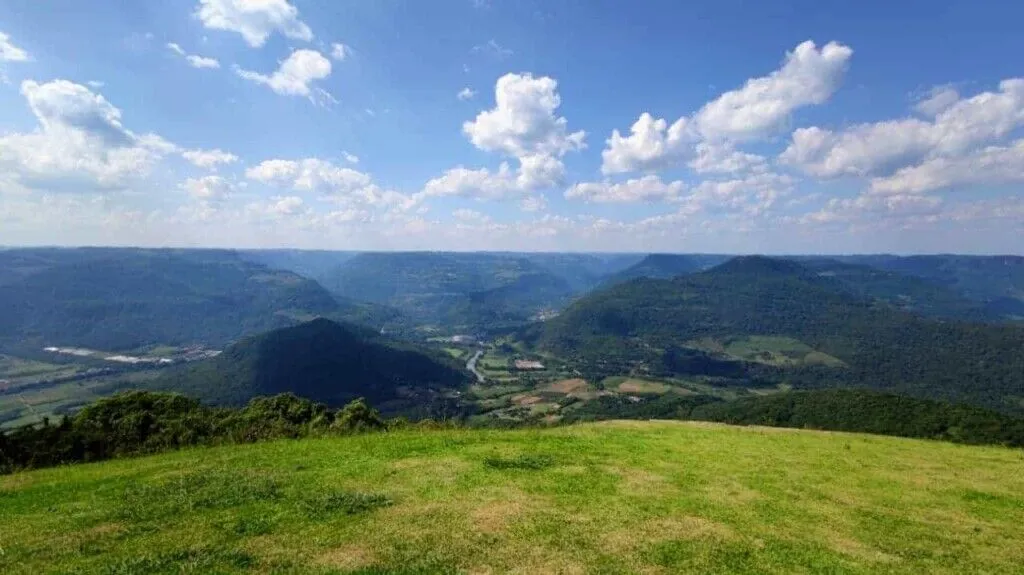 grama, natureza, outdoor, nuvem, céu, Estiva, Hill station, pastagem, Cordilheira, Terreno, Prado, planta, árvore, região selvagem, campo, Maciço, Chaparral, Hinterland, paisagem, vale, Área rural, crista, estepe, Ecorregião, colina, montanha, terras altas