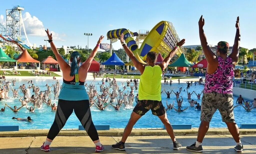 esporte, outdoor, pessoa, céu, roupas, água, nadar, Diversão, playground, calçados, Dança, pessoas, grupo, em pé