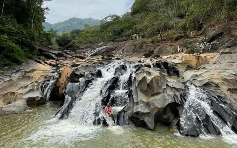 outdoor, cachoeira, natureza, riacho, Recursos hídricos, árvore, Curso de água, Rio de montanha, água, Terrenos fluviais com córregos, Corpo d’água, Corredeira, córrego, Arroio, Fonte mineral, rocha, rio, montanha, paisagem, vale