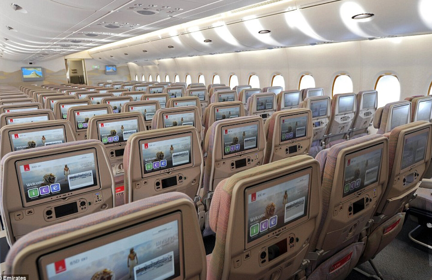 Emirates desenvolve projeto para nova classe econômica