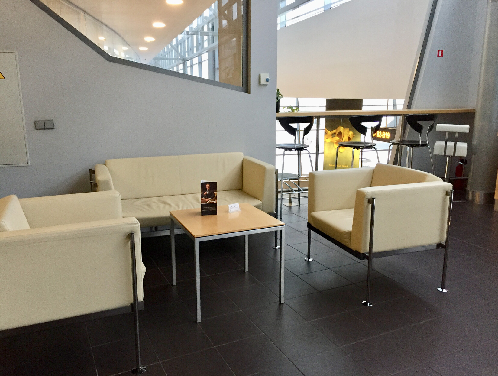 interno, piso, móveis, parede, design de interiores, sofá, mesa de café, mesa, Sofá de studio, Sofá-cama, Sala de espera, Apoio de braço, Assoalho, Poltrona, design, teto, cadeira, cômodo, divã