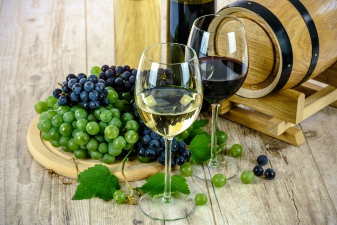 Clientes Esfera acumulam até 10 pontos por real gasto em compras de vinho com a Mistral