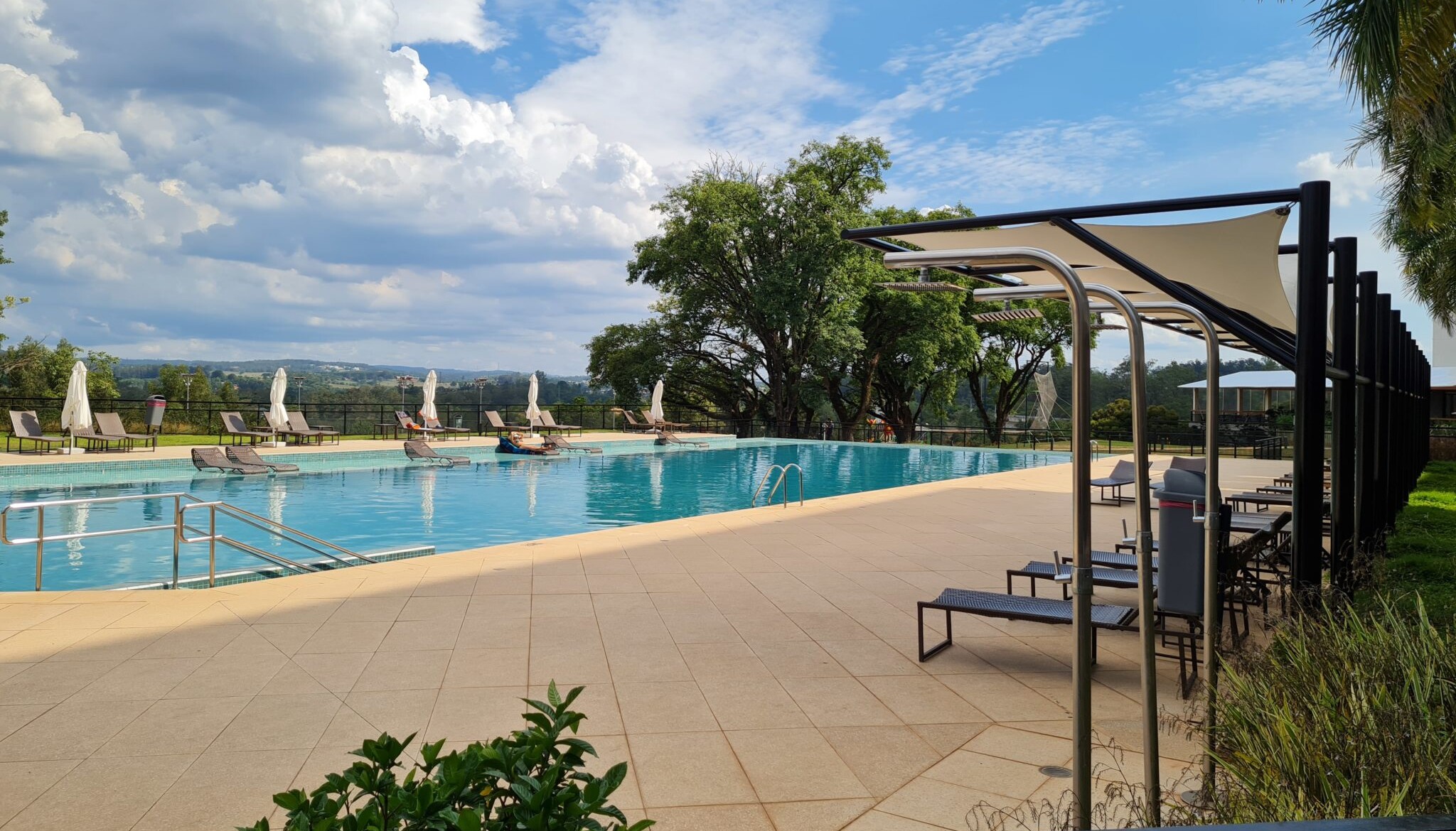 Veja 13 hotéis Accor com piscina no interior de São Paulo com diárias a partir de R$ 164