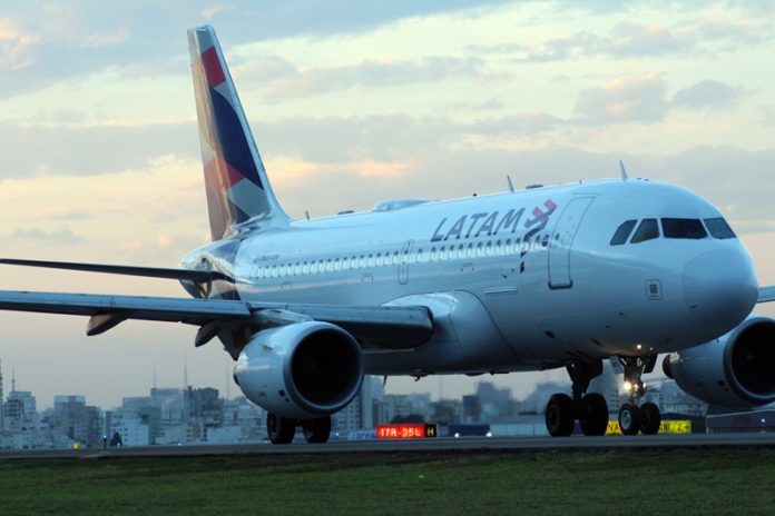 LATAM Pass anuncia mudança nas regras para upgrade de cabine em 2023