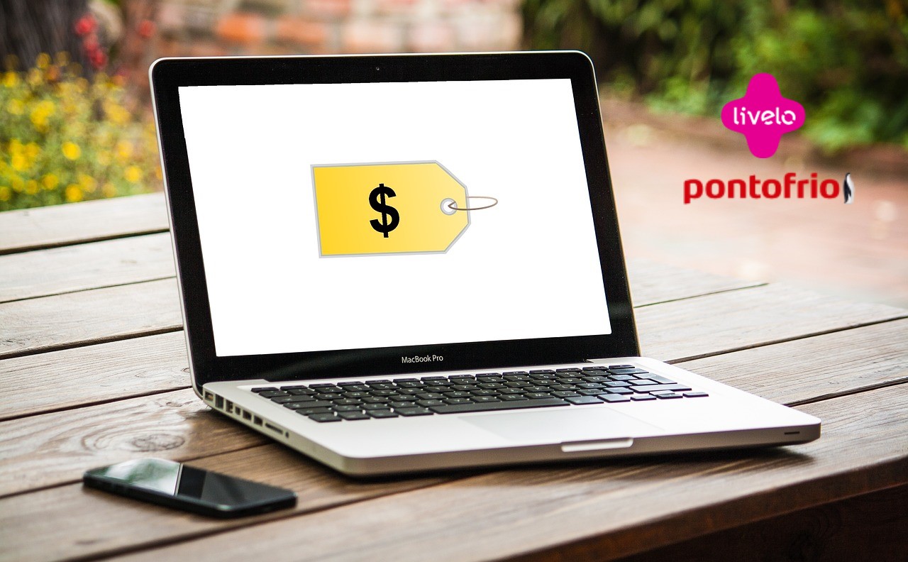 laptop, computador, Netbook, Dispositivo de saída, Touchpad, Dispositivo de entrada, Dispositivo eletrônico, aparelho, PC, Hardware de computador, periférico, Barra de espaço, mesa, sentar-se, de madeira, maçã, mac