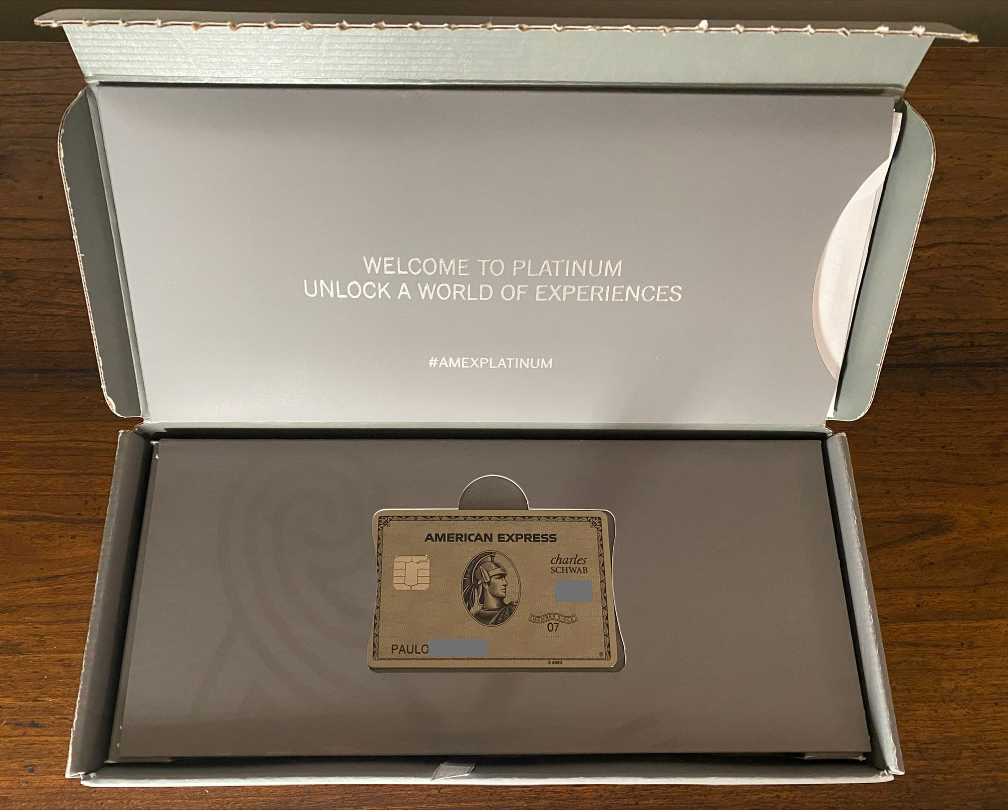 Conheça o cartão American Express Platinum do Charles Schwab