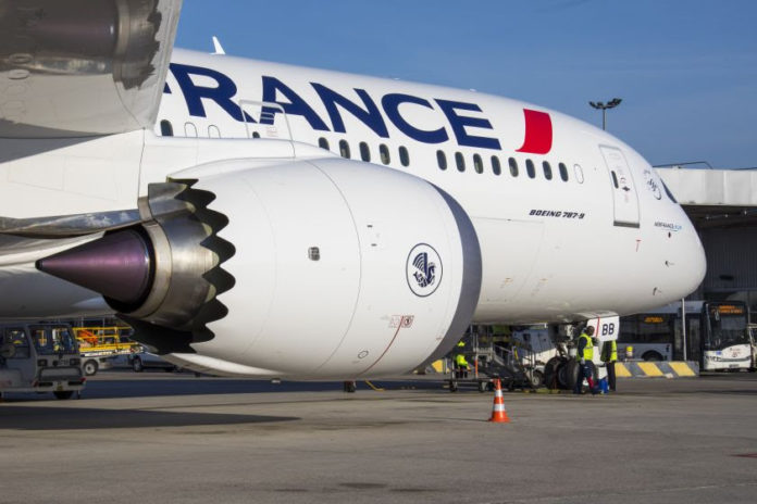 Air France apresenta novos kits de amenidades para voos de longa distância