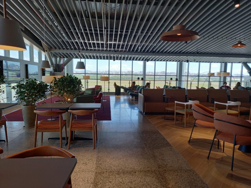 Sala VIP Ambaar Lounge no Aeroporto de Porto Alegre