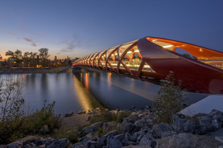 Beautiful view of the Peace Bridge over the river captured in Calgary, Canada voos brasil canadá westjet calgary