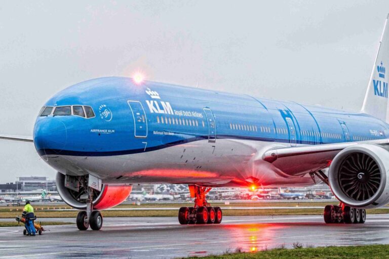 Flying Blue oferece até 25% de desconto em emissões de passagens com milhas em rotas selecionadas