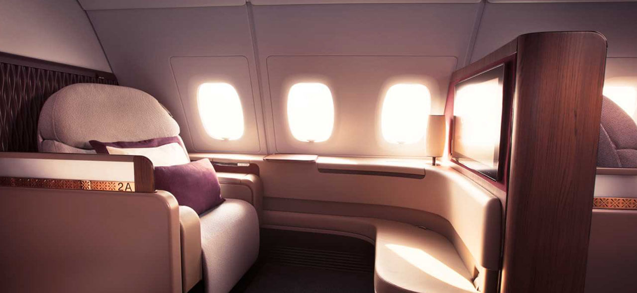 Veja quantos pontos LATAM Pass são necessários para voar na primeira classe da Qatar Airways
