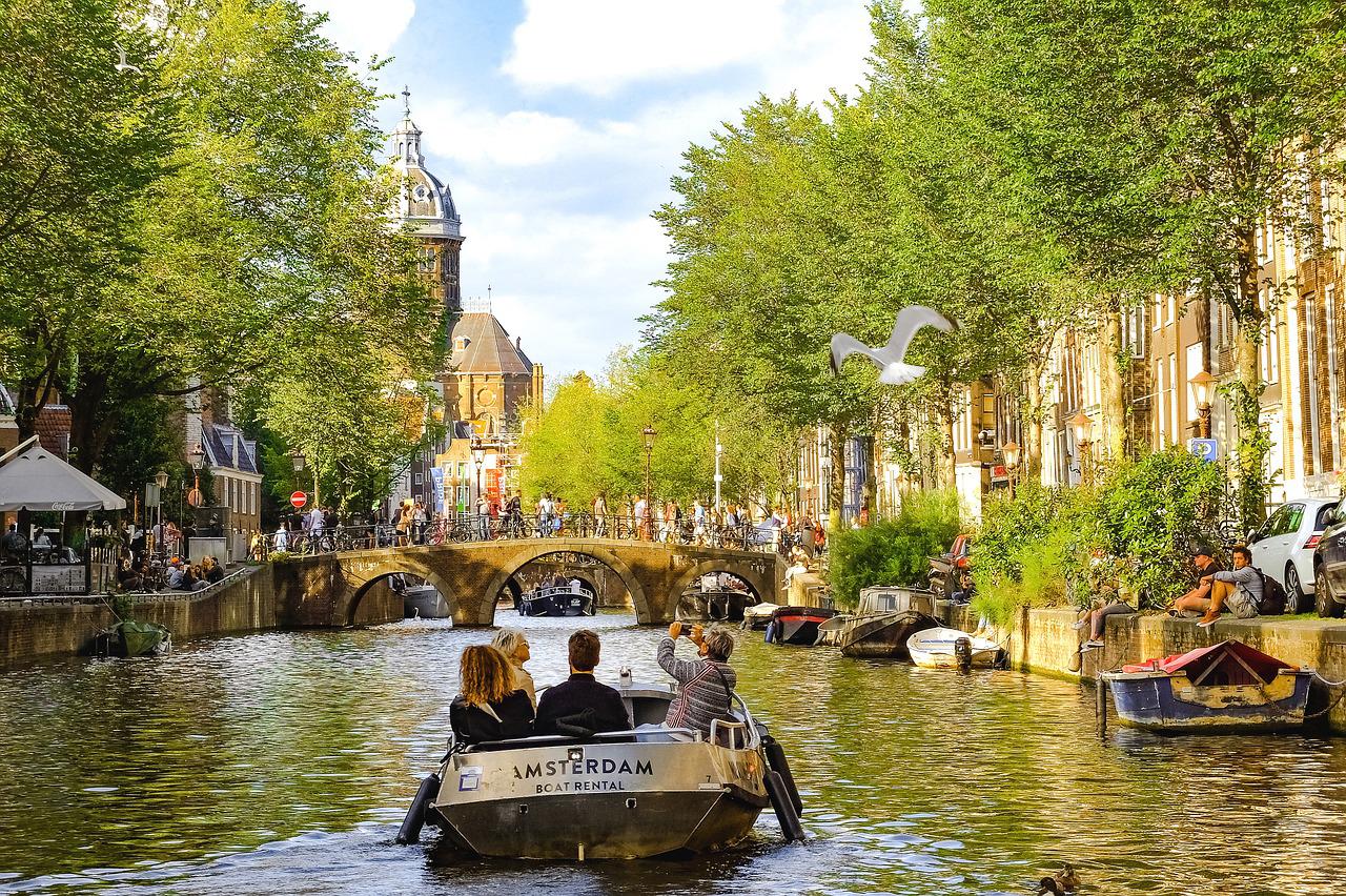 Passagens promocionais flexíveis para Amsterdã a partir de R$ 2.220