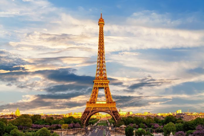 Flexible tickets to London, Paris and Amsterdam from R$1,599
