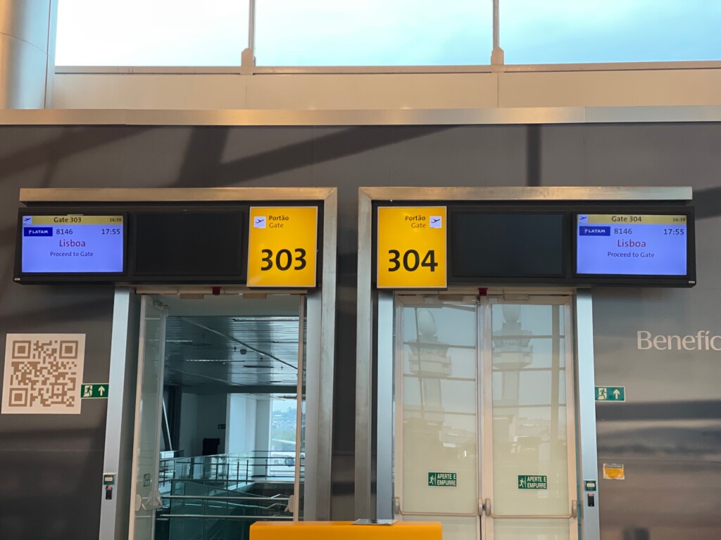 Voando na classe executiva do B767 da LATAM entre São Paulo e Lisboa - Lembrança de como as cabines evoluíram!