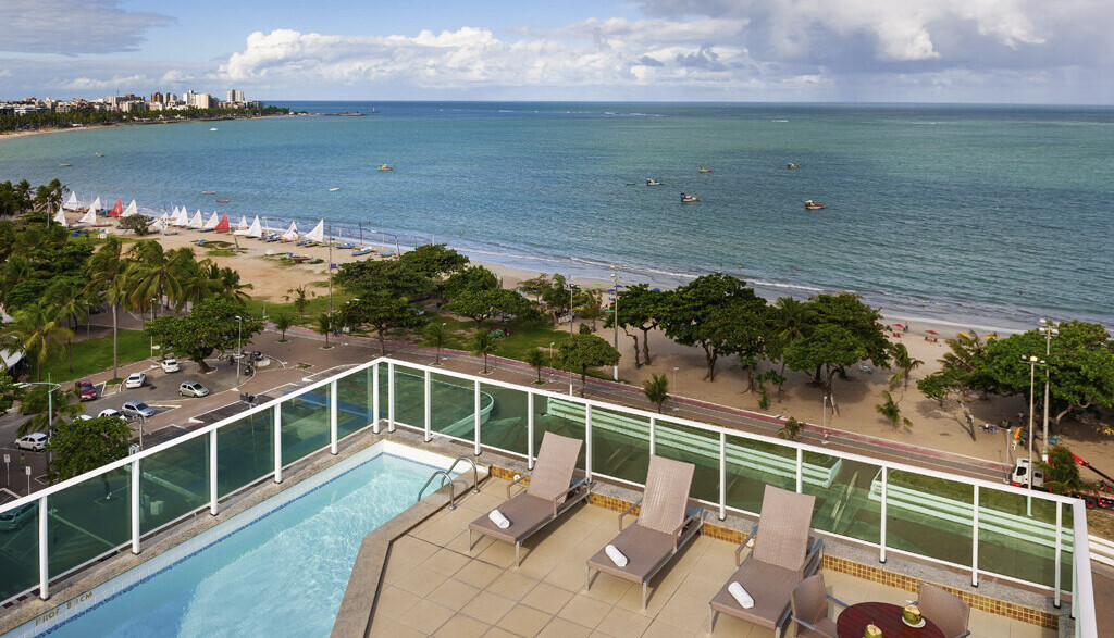Mergulhe no Nordeste: hotéis com piscina a partir de R$ 184