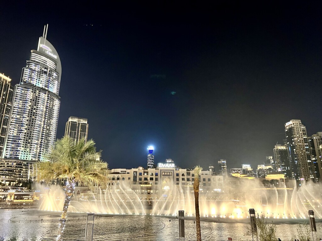 Como é viajar sozinha para Dubai e 8 dicas do que fazer na cidade