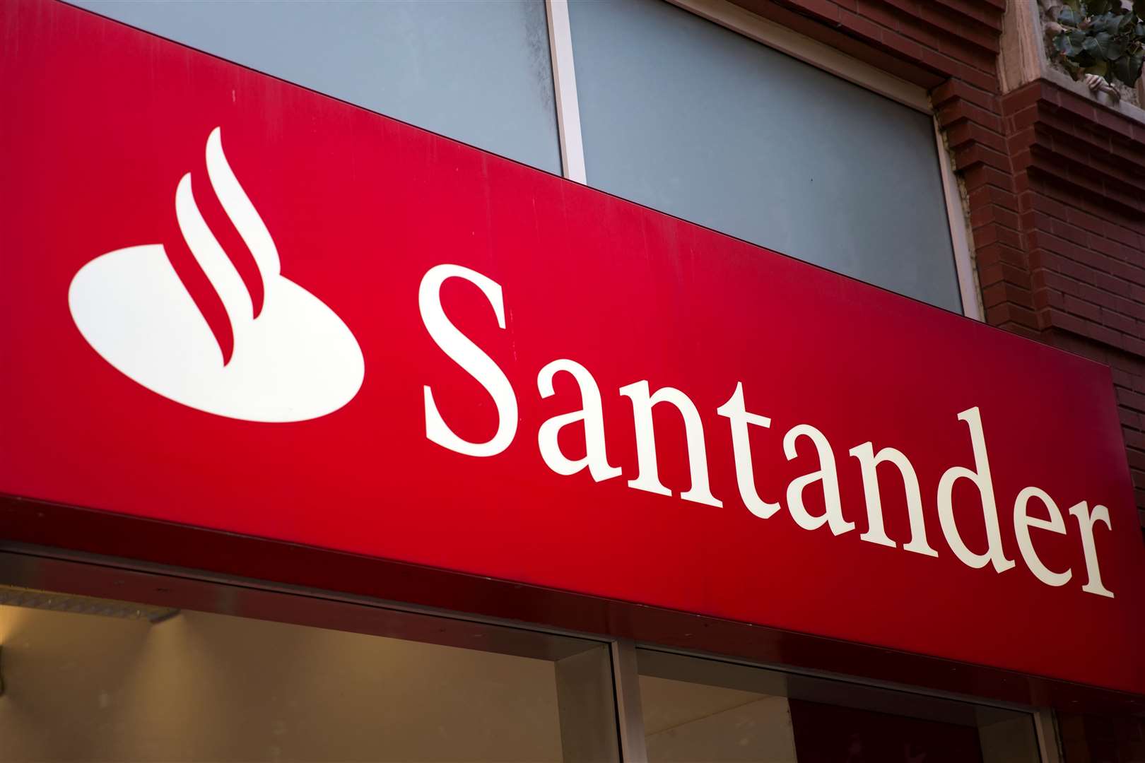 Cartões Santander deixam de pontuar em carteiras de pagamentos a partir de hoje