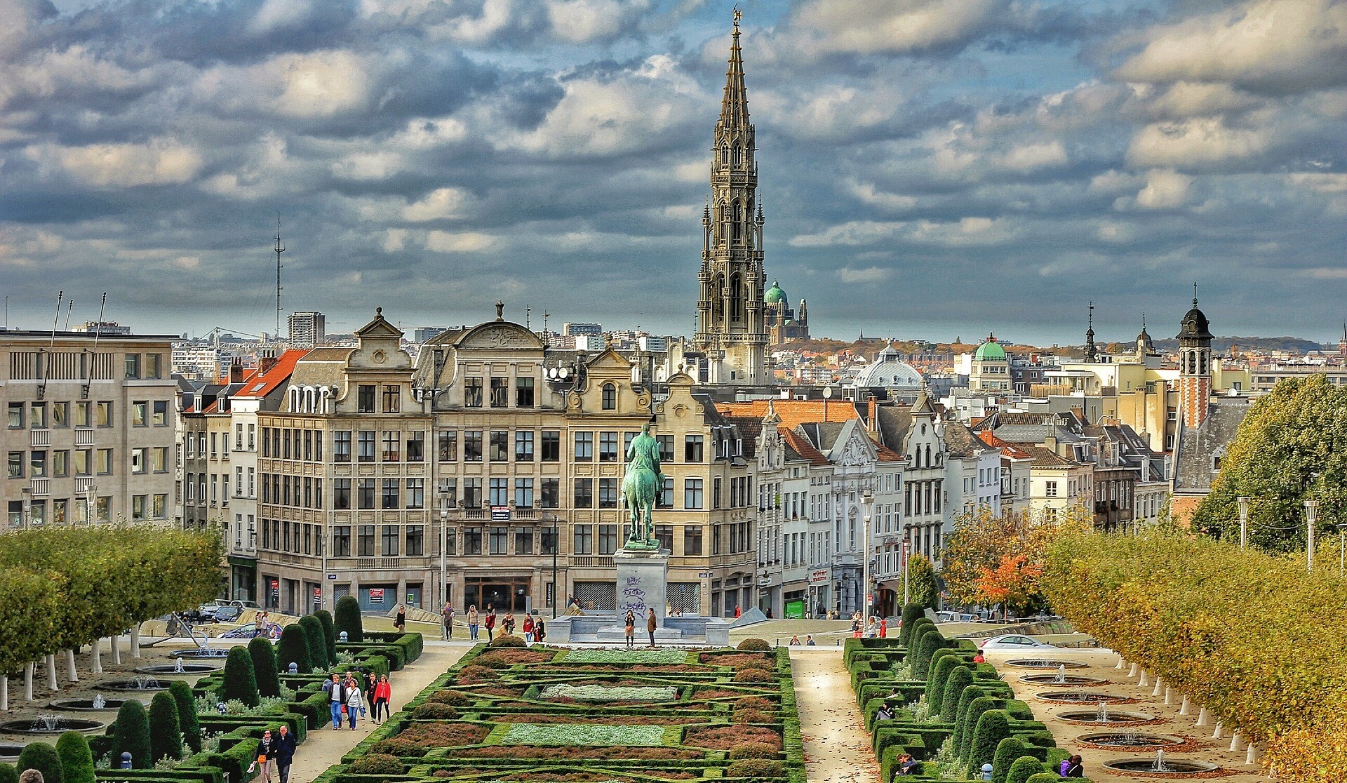outdoor, nuvem, céu, construção, planta, árvore, torre, grama, paisagem, cidade