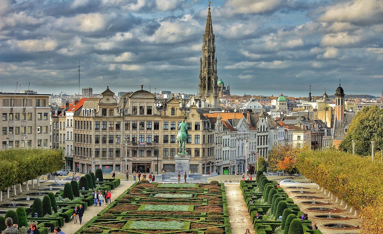 Compartilhando Emissões: Dubai para Bruxelas em classe executiva com milhas Smiles