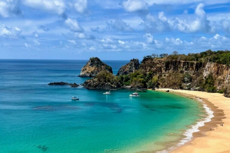 Paraíso brasileiro: Baía do Sancho eleita uma das 5 praias mais bonitas do mundo
