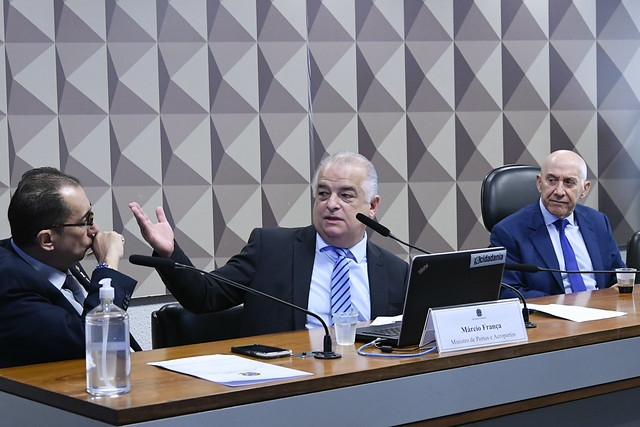 O ministro Márcio França e as milhas - Projetos, polêmica, planos e a realidade