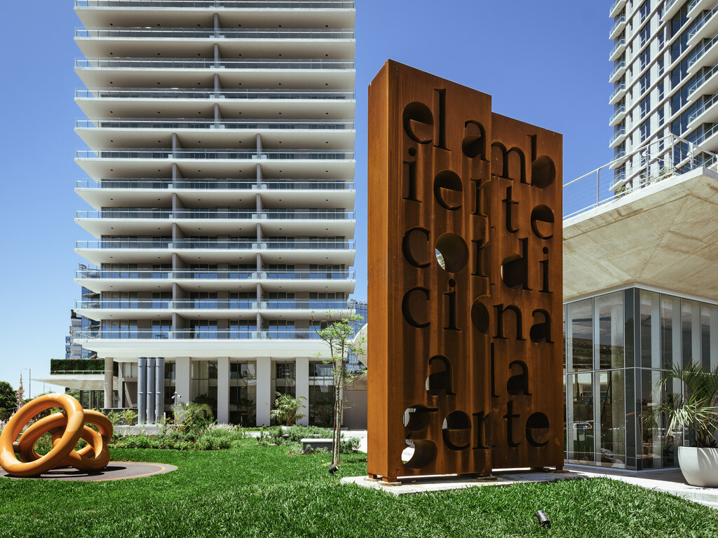 Conheça SLS Buenos Aires Puerto Madero, primeiro hotel da marca na America do Sul que visa oferecer a seus hóspedes uma experiência única.