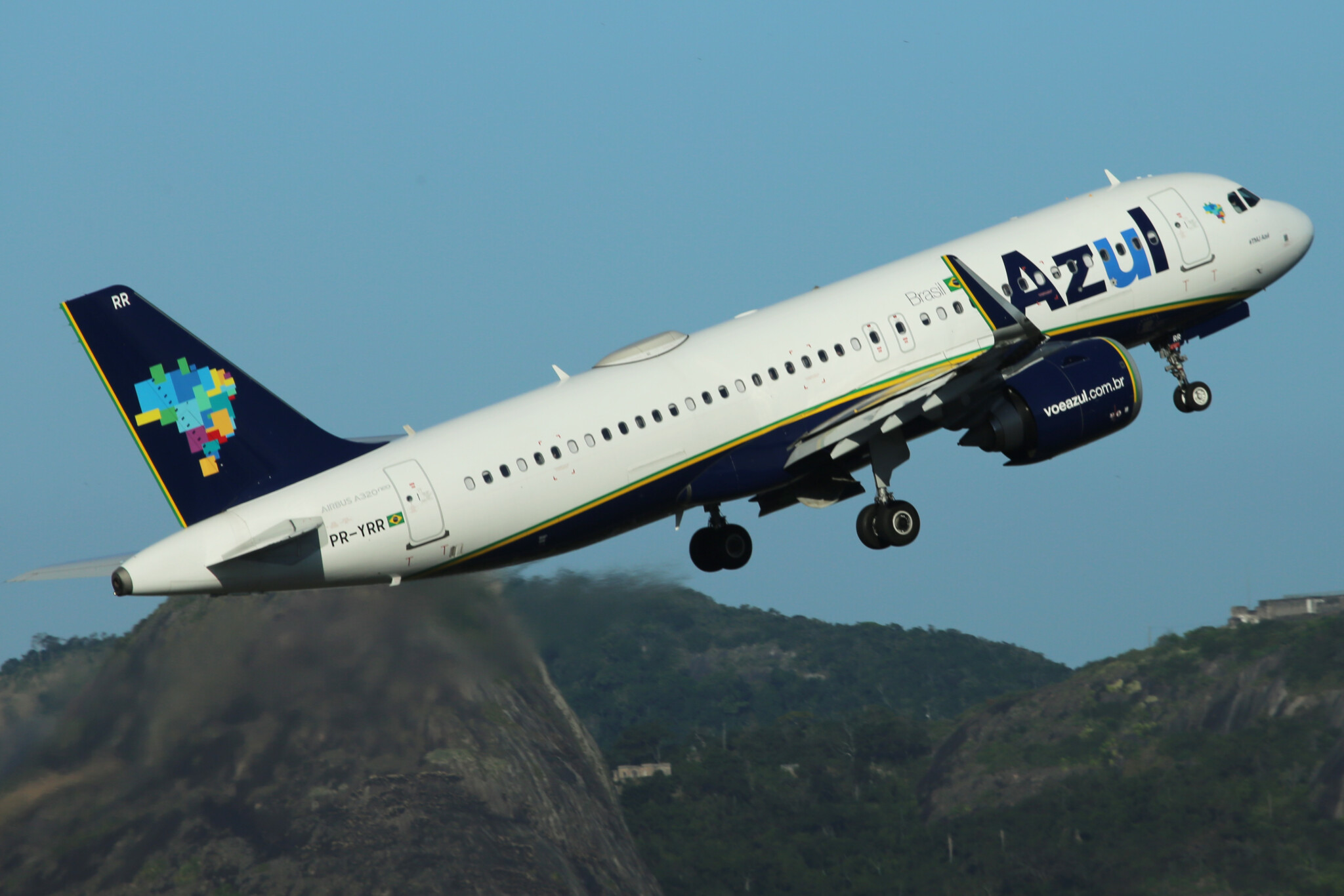 Azul inicia linha aérea Curitiba-Montevidéu - Blog do Doc.com - Informação  levada a sério