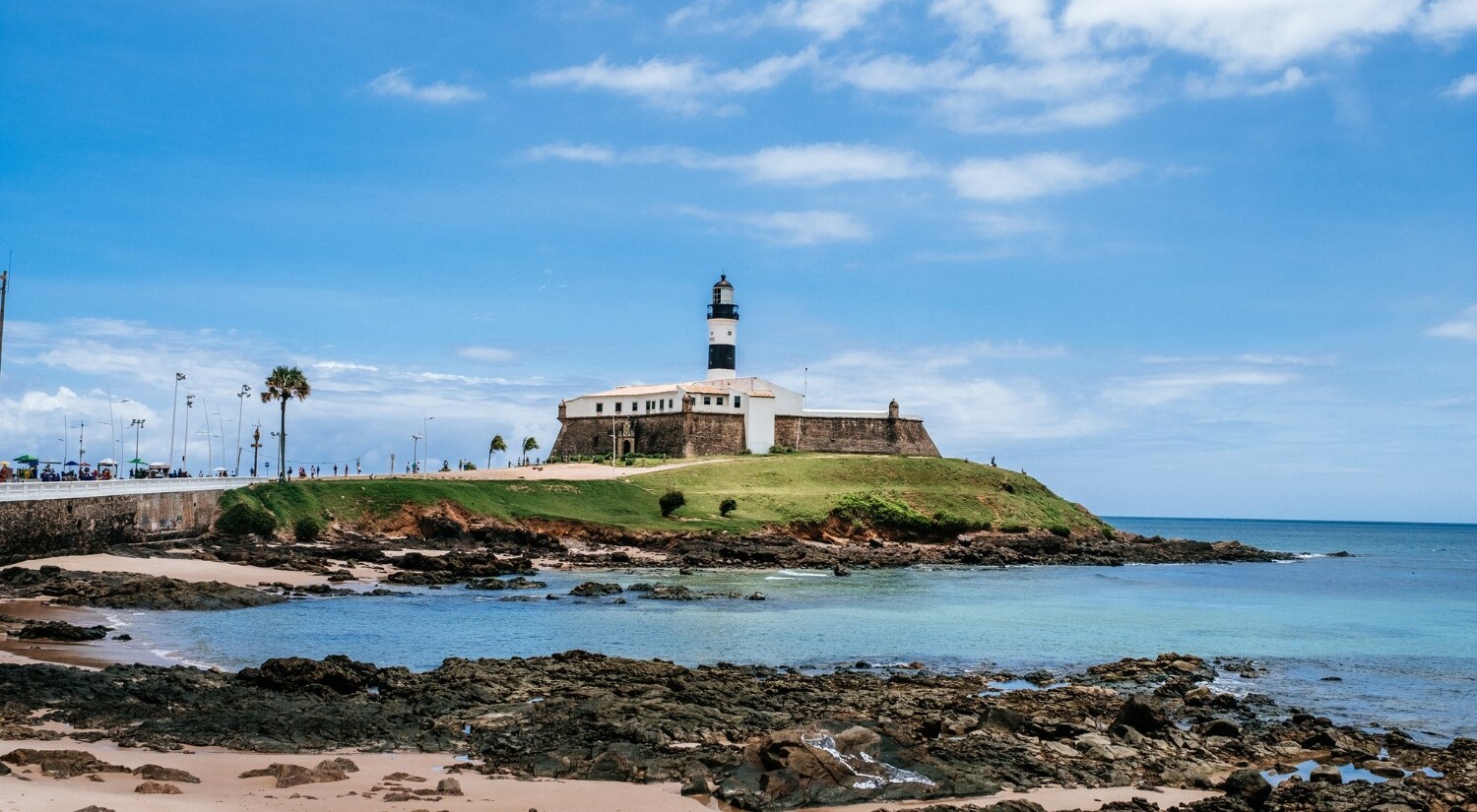 Projeto de lei vai proibir caixas de som na praia em Salvador