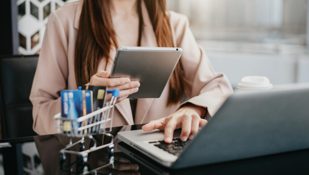compras-online-notebook-shopping-cartão-tablet Confira os produtos mais vendidos de julho no Mercado Livre