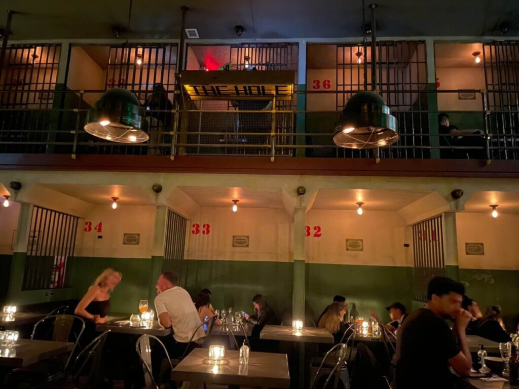 Conheça 6 bares temáticos para se divertir em Buenos Aires